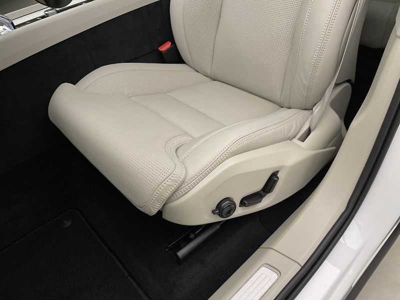 Volvo XC60 T8 AWD RECHARGE DARK ULTRA CZ - fotka 23 z 66