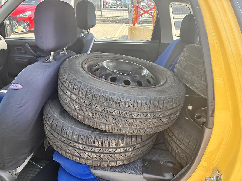 Suzuki Ignis 1.3i 16V 61kW REZERVACE - fotka 11 z 17