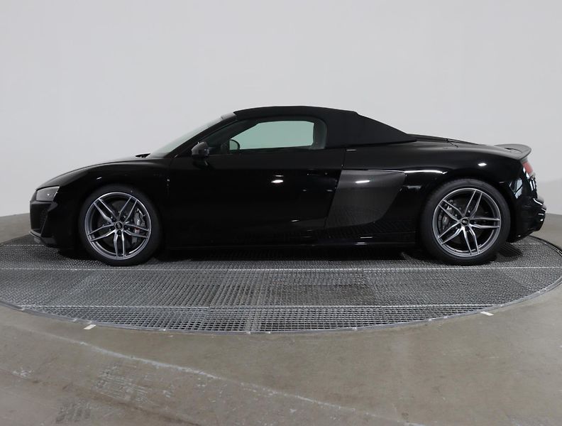 Audi R8 Spyder V10 performance quattro - fotka 8 z 22
