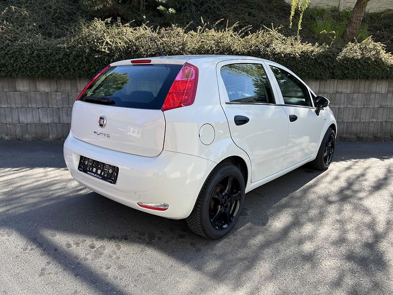 Fiat Punto 1.2 8v 51 kW 43.000KM - fotka 4 z 10