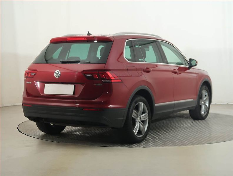 Volkswagen Tiguan (2016) 2.0 TSI, 4X4, Automat - fotka 5 z 16