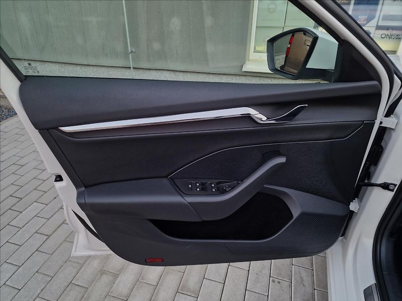 Škoda Octavia 1.0TSI 81kW Style Combi,1.Maj - fotka 39 z 50
