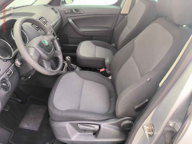 Škoda Yeti (2012) 1.2 TSi, Active, park. čidla - fotka 9 z 15