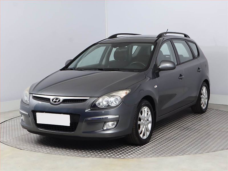 Hyundai i30 (2009) 1.6 CVVT, nová STK - fotka 2 z 15