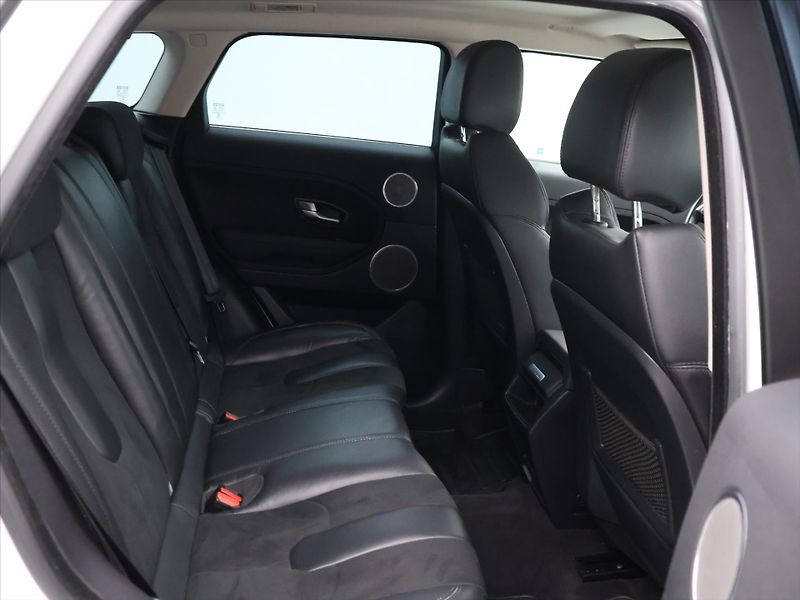 Land Rover Range Rover 2,2 TD4 Prestige CZ 1.maj DPH - fotka 13 z 35