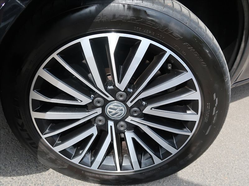 Volkswagen Multivan 2,0 TDi,110kW,7míst,4x4,DSG,DP - fotka 26 z 34