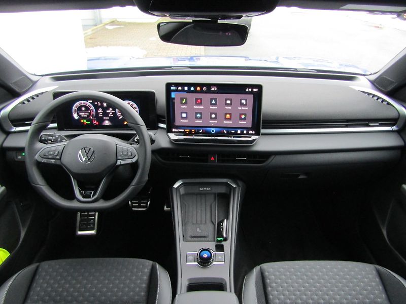 Volkswagen T-Roc R-Line 1,5 eTSI 110 kW 7DSG - fotka 16 z 30