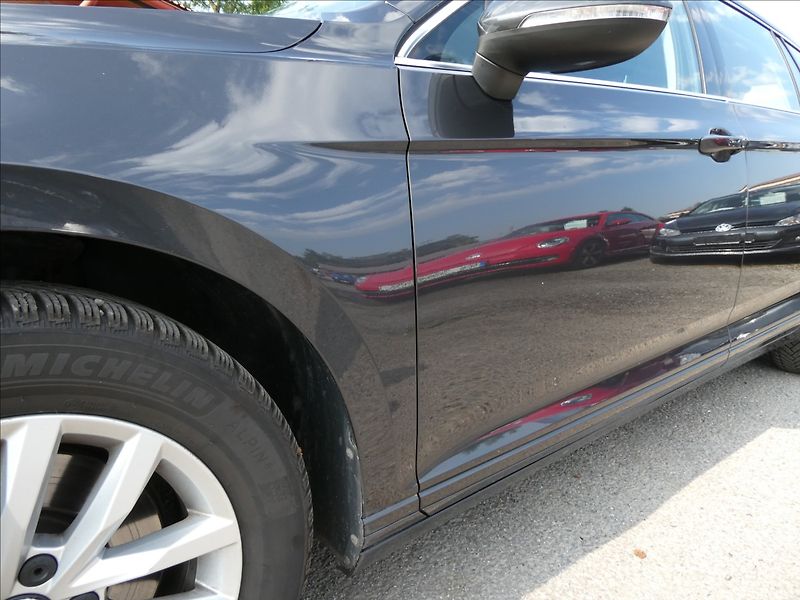 Volkswagen Passat 2,0 TDi DSG FULL LED BUSINESS - fotka 15 z 41
