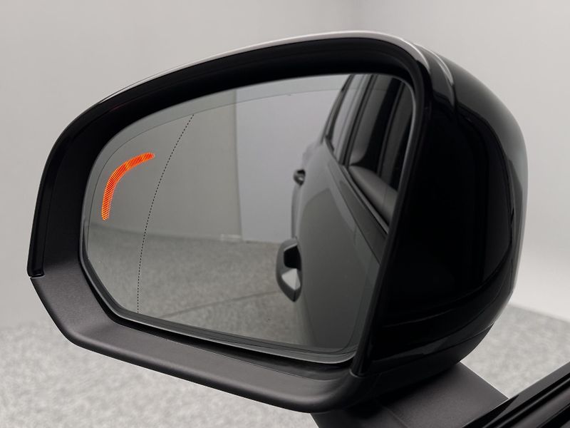Volvo XC40 (2026) B3 AUT DARK PLUS - fotka 19 z 23