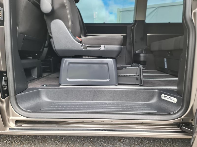 Volkswagen Transporter (2016) MULTIVAN 2.0TDi 110-KW OLOMOUC - fotka 43 z 103