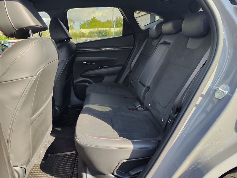 Hyundai Tucson 1.6 T-GDI/110kW N-Line DCT 4x4 - fotka 13 z 33