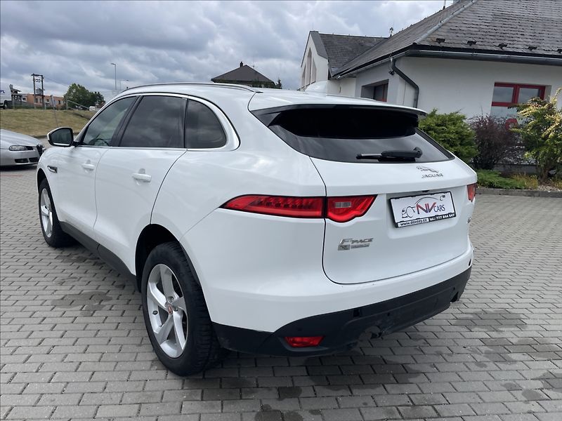 Jaguar F-Pace 3,0 d 221kw AWD Aut. DPH - fotka 30 z 33