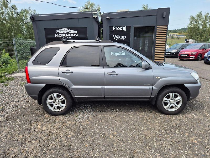 Kia Sportage 2.0i 104Kw 4x4, klima, tažné - fotka 4 z 21