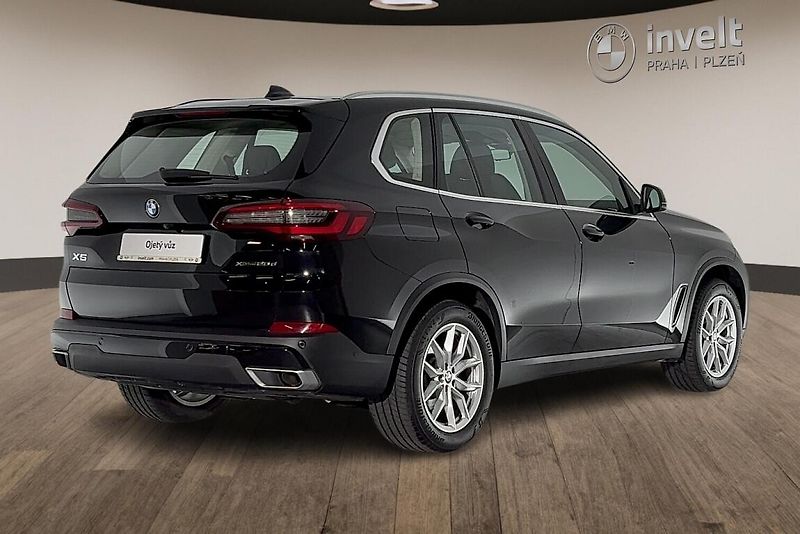 BMW X5 xDrive25d - fotka 3 z 26