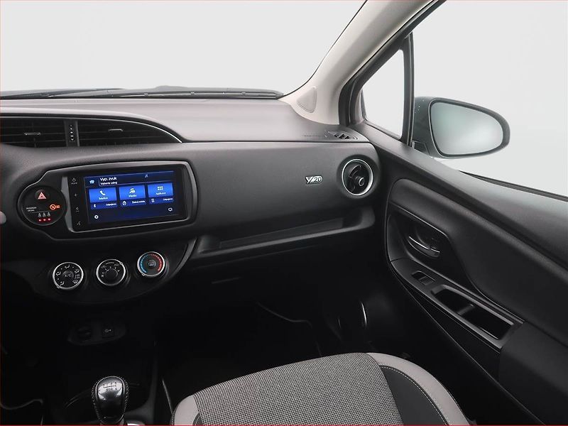 Toyota Yaris (2020) 1.5 Dual VVT-i, Serv.kniha - fotka 8 z 18