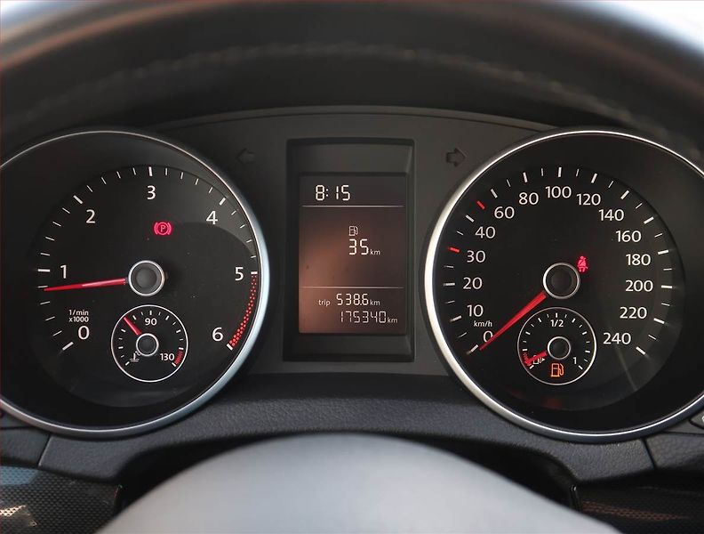 Volkswagen Golf (2012) Comfortline 1.6 TDI, Tempomat - fotka 11 z 17