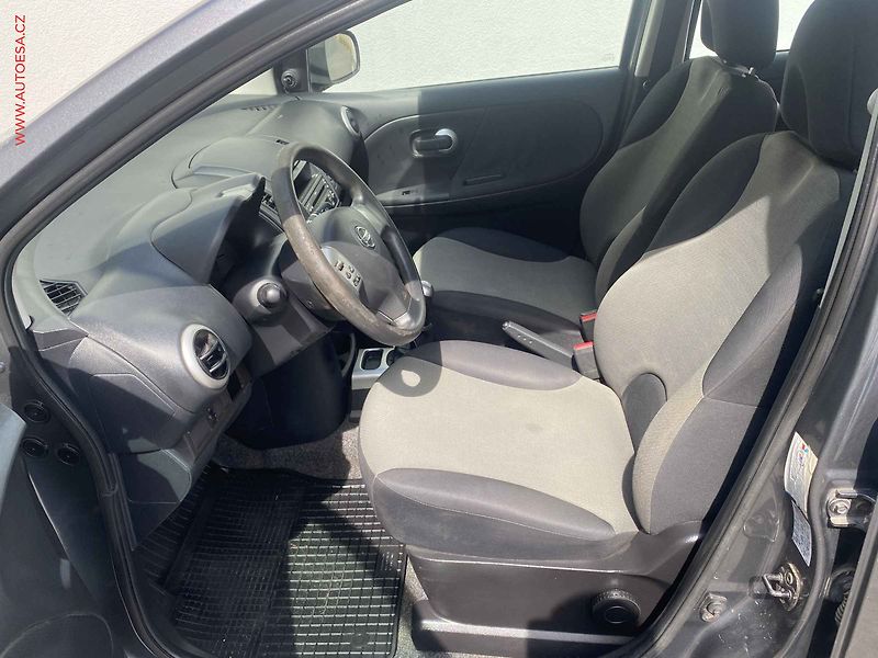 Nissan Note (2013) 1.5 dCi, Klima - fotka 9 z 12