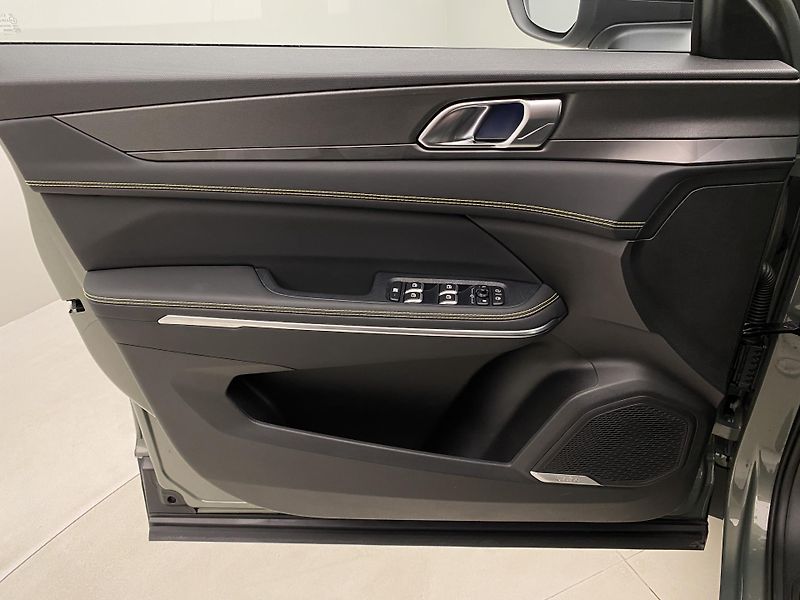 Lynk & Co 01 MORE PHEV AUT CZ 1.maj - fotka 6 z 95