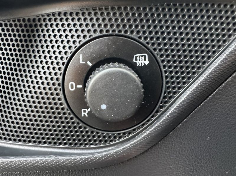 Škoda Rapid 1,2 TSI,63kW,tažné,1.maj.,ČR - fotka 24 z 50