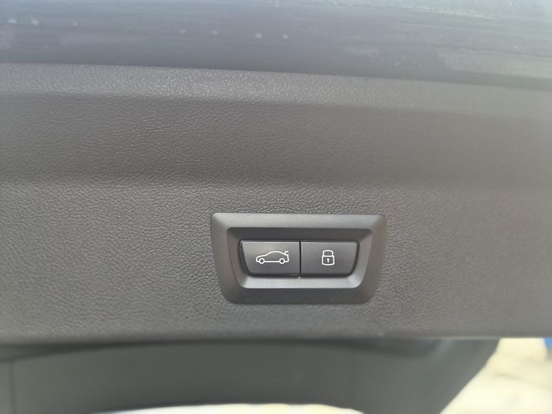 BMW X3 (2024) xDrive 30d M PAKET - fotka 12 z 29