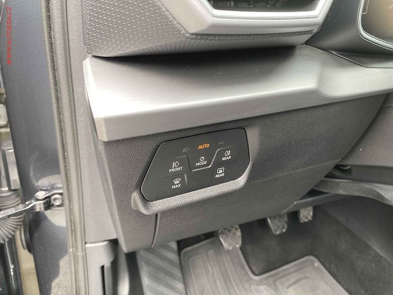 Seat Leon (2020) 1.5 TSi, FR, LED, TZ - fotka 15 z 19
