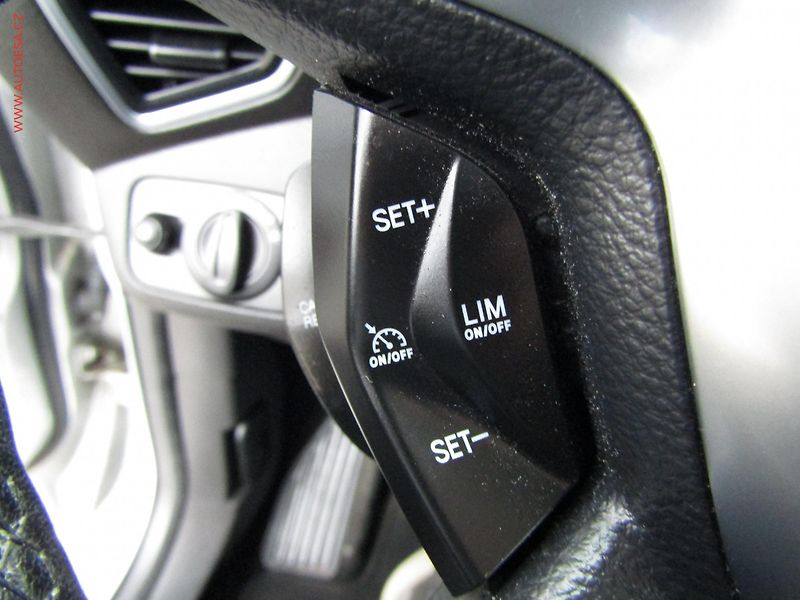 Ford Kuga (2015) 2.0 TDCi 4x4, Titanium - fotka 15 z 21