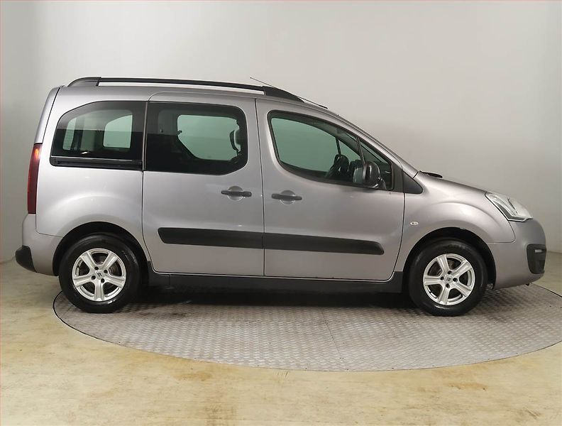 Citroën Berlingo (2015) XTR 1.6 HDi, 5Míst, ČR - fotka 6 z 17