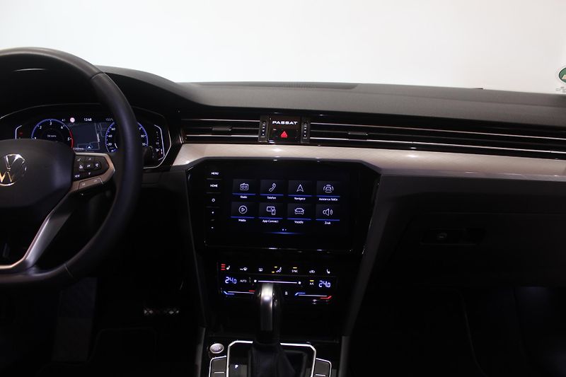 Volkswagen Passat (2022) 2.0TDI DSG Display Nez.Topení - fotka 27 z 36