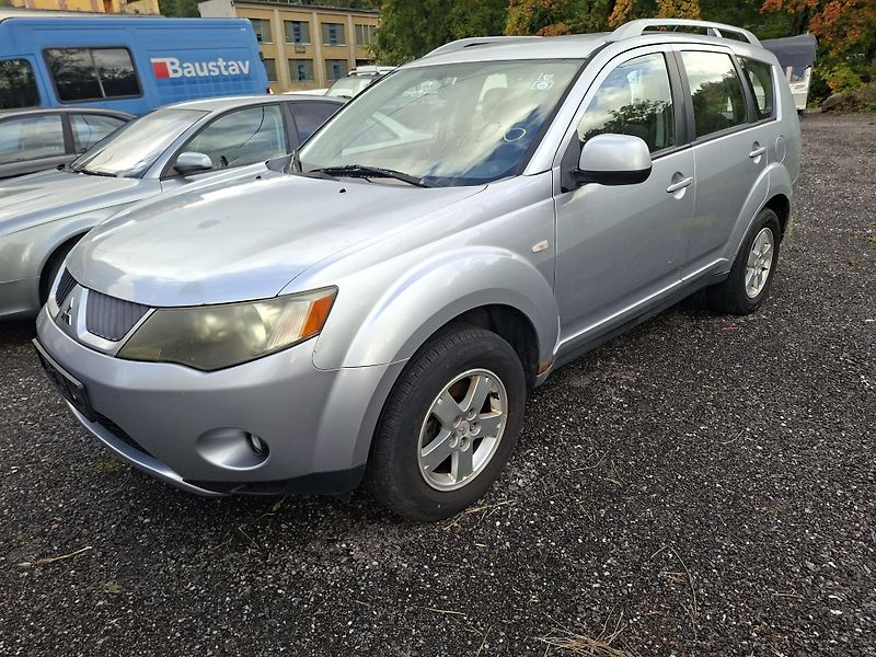 Mitsubishi Outlander (2008) 2.0 DI D 4X4 TZ - fotka 1 z 14