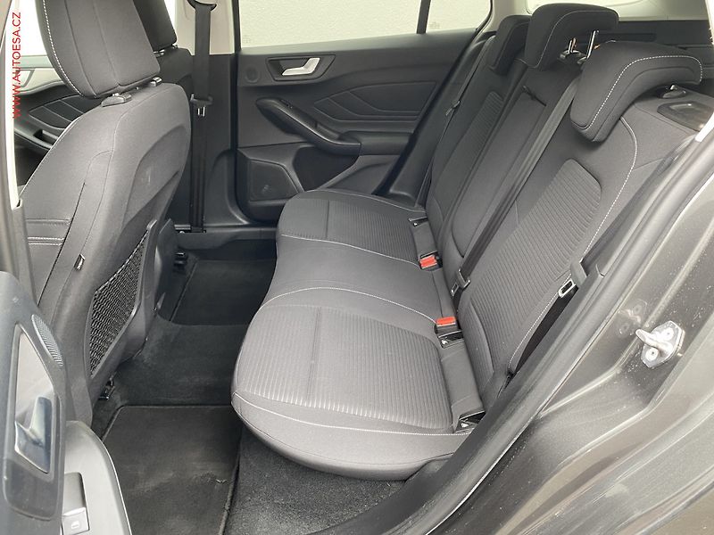 Ford Focus (2018) 1.0EB, Titanium, TZ - fotka 10 z 18