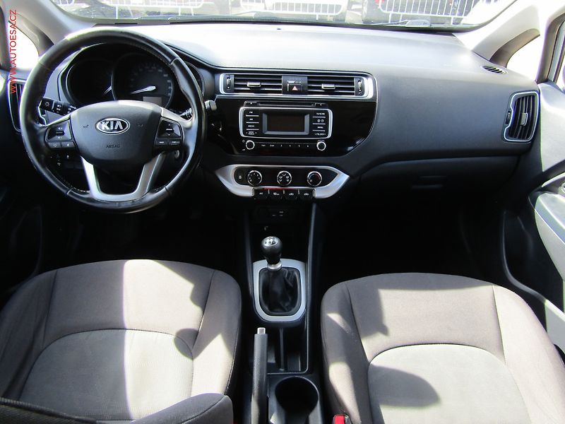 Kia Rio (2016) 1.3i, ČR, AC, STK2/28 - fotka 8 z 13