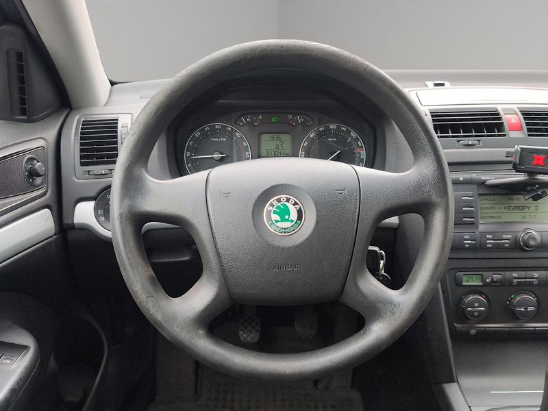 Škoda Octavia (2006) 1.9 TDi 77kW, ČR, 1. maj., Ser - fotka 10 z 22