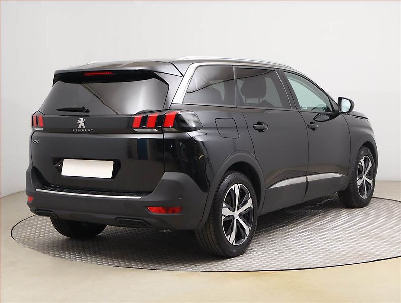Peugeot 5008 (2019) PureTech 130, 7 míst - fotka 5 z 25