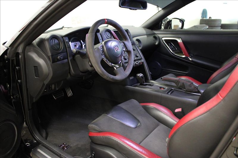 Nissan GT-R 3,8 R35 - fotka 11 z 31