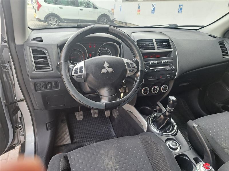 Mitsubishi ASX 1,8 Di-D  4x4 - fotka 21 z 50
