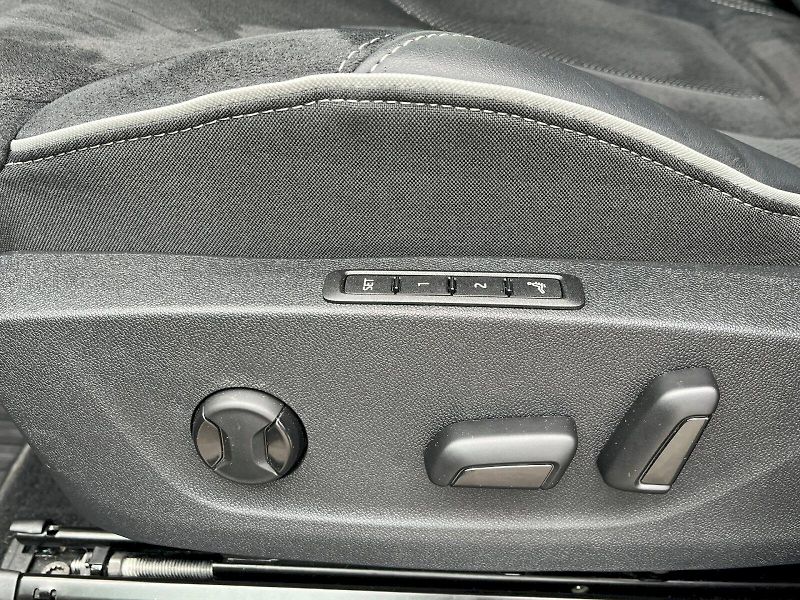 Škoda Enyaq (2025) 82 kWh Sportline 85x - fotka 10 z 29