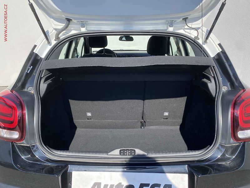 Citroën C3 (2022) 1.2, Shine, navi, kamera - fotka 7 z 17