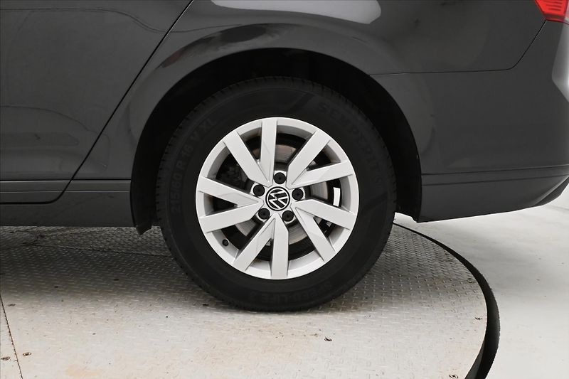 Volkswagen Passat 2,0 TDI 110kW DSG Business Zár - fotka 25 z 25