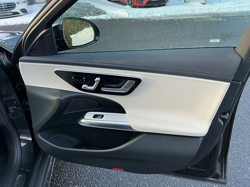 Mercedes-Benz Třídy E 220 d ALLTERRAIN 4MATIC - fotka 17 z 29