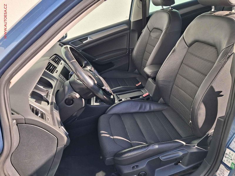 Volkswagen Golf (2015) 2.0 TDi, LED, TZ, navi, panor - fotka 9 z 18