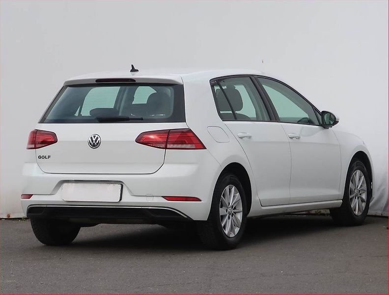 Volkswagen Golf (2018) Comfortline 1.4 TSI, Tempomat - fotka 5 z 17
