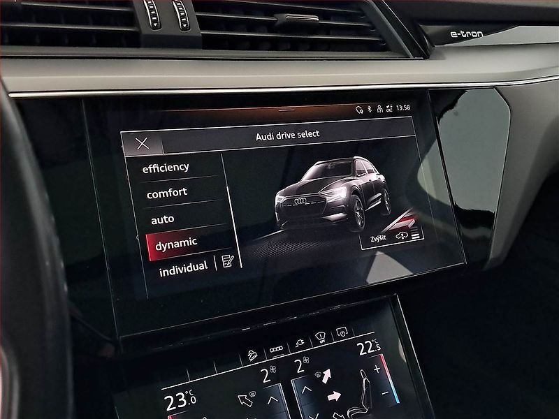 Audi e-tron (2021) S-Line 50 quattro - fotka 22 z 26