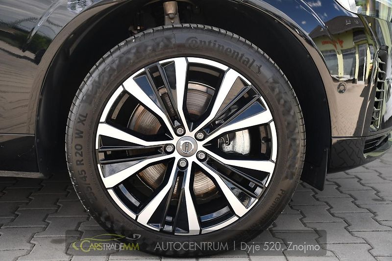 Volvo XC60 2.0T8 R-Desing RECHARGE - fotka 48 z 54
