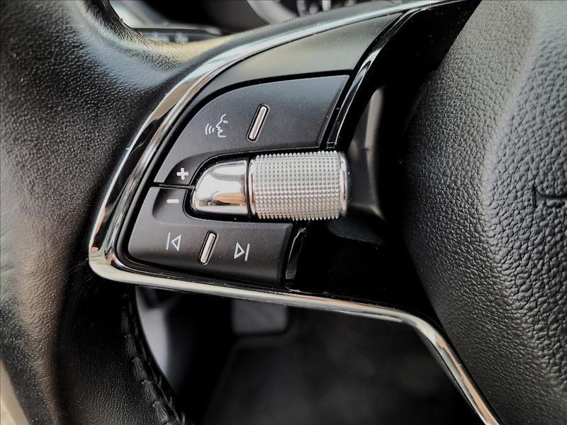 Škoda Superb 1,5 zálohováno - fotka 21 z 50