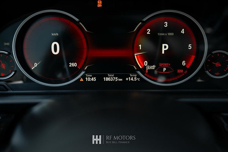 BMW Řada 5 (2013) M550d xDrive 280kW Touring - fotka 42 z 51