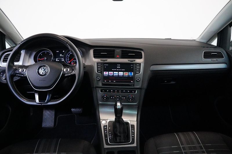 Volkswagen Golf - fotka 5 z 27