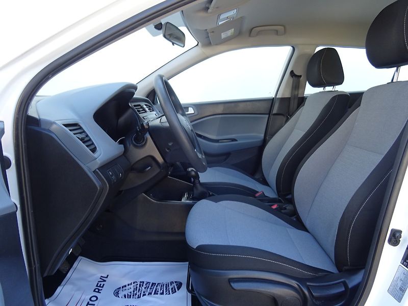 Hyundai i20 (2016) 1.2i,1maj,S.kniha,klima - fotka 11 z 21