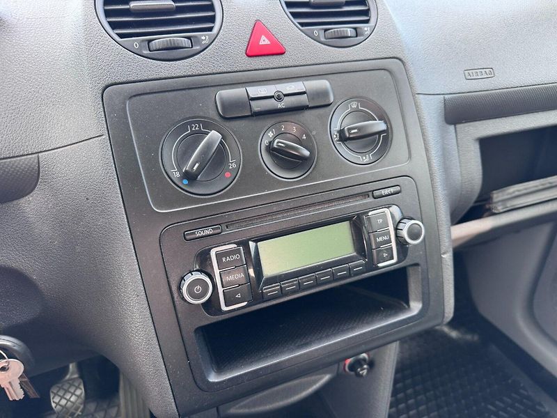 Volkswagen Caddy (2009) 1,9 TDI 77 KW 2X ŠOUPAČKY STK - fotka 30 z 45