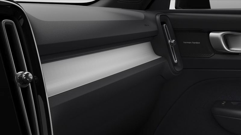 Volvo XC40 (2026) 2,0 B3  Plus - fotka 11 z 13