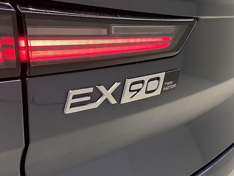 Volvo EX90 PURE ELECTRIC TWIN ULTRA B&W - fotka 40 z 63